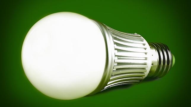 UN ESPAÑOL INVENTA UNA BOMBILLA QUE DURA TODA LA VIDA