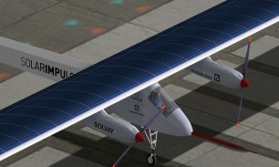 LA AERONAVE SOLAR IMPULSE SE MUEVE ÚNICAMENTE CON ENERGÍA SOLAR