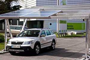 NUEVA MARQUESINA DE PARKING FOTOVOLTAICA DE DOS PLAZAS EQUIPADA CON 15 PANELES