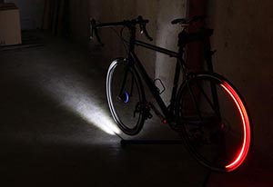 REVOLIGHTS. LEDS PARA UNA MAYOR VISIBILIDAD DE LAS BICICLETAS, DESCUBRE COMO LOGRARLO..