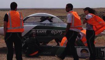 EL VEHÍCULO SOLAR "PRIMAVERA" CRUZÓ LA META DEL WORLD SOLAR CHALLENGE.