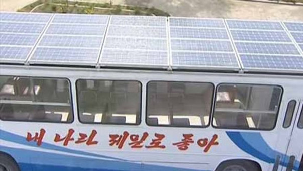 COREA DEL NORTE MUESTRA SU PRIMER AUTOBÚS DE ENERGÍA SOLAR