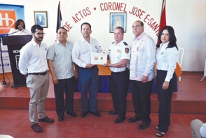 DONAN SISTEMA DE ENERGÍA SOLAR A BOMBEROS DE MOCA -REPÚBLICA DOMINICANA-
