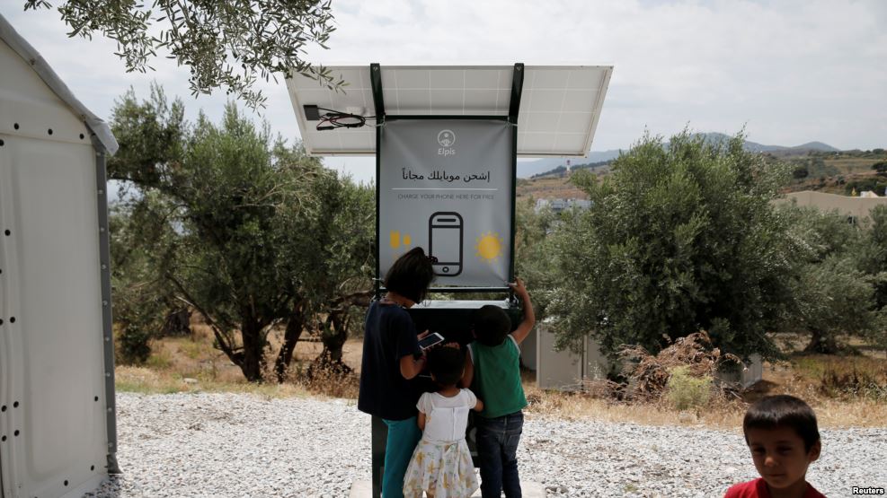ESTACIÓN SOLAR AYUDA A REFUGIADOS
