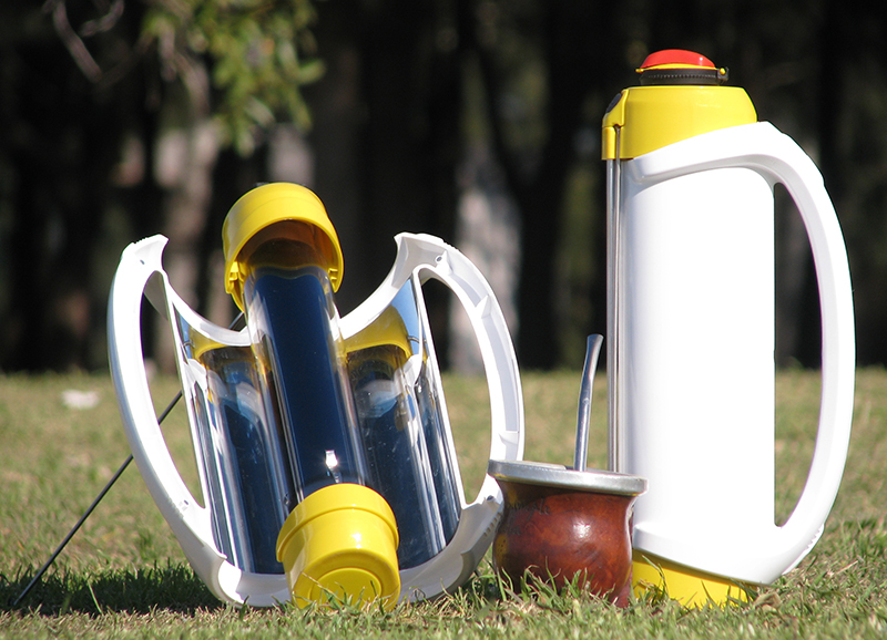 ESTE TERMO CALIENTA EL AGUA PARA EL MATE CON ENERGÍA SOLAR