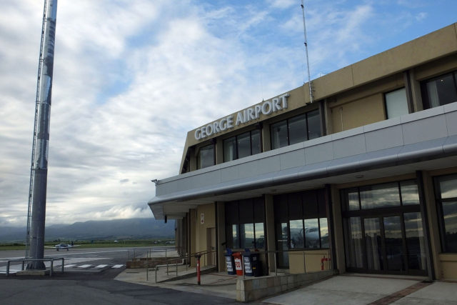 ESTE AEROPUERTO FUNCIONA OPERADO POR ENERGÍA SOLAR