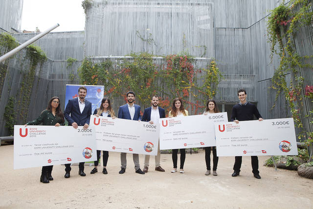 UN GRUPO DE ALUMNOS, PREMIADOS POR UN TRABAJO SOBRE ENERGÍAS RENOVABLES -ESPAÑA-