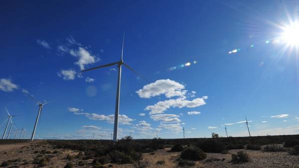 NUEVOS PLANES DE ENERGÍA SOLAR Y EÓLICA