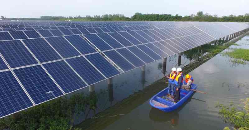 A CAMBIAR EL "CHIP": CINCO FACTORES QUE LIMITAN LA MASIFICACIÓN DE LA ENERGÍA SOLAR