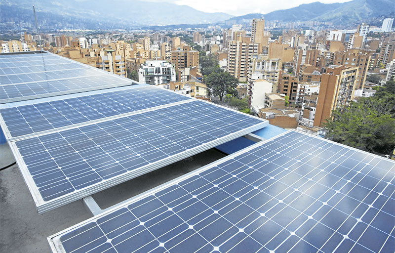 EL PARLAMENTO PAQUISTANÍ SE ALIMENTA SOLO CON ENERGÍA SOLAR