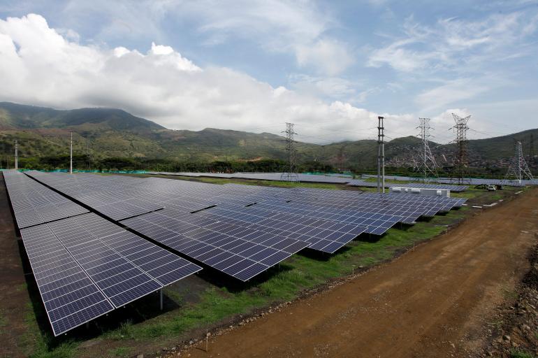 Así es la primera y única granja solar de Colombia