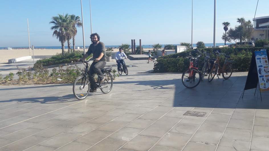 España: Valencia pone en marcha un proyecto piloto de bicis eléctricas cargadas con energía solar