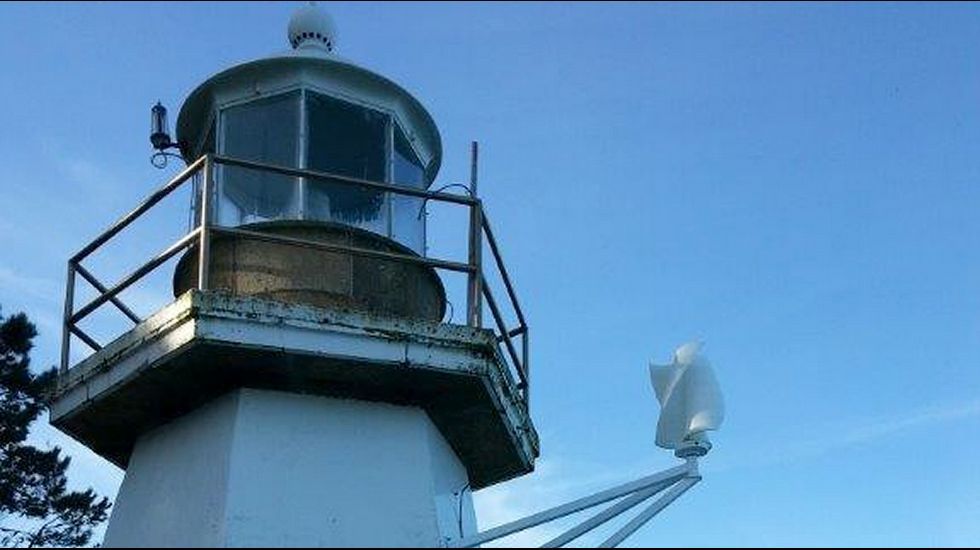 EL FARO DE ROBALEIRA SE ALIMENTARÁ DE ENERGÍA EÓLICA Y SOLAR