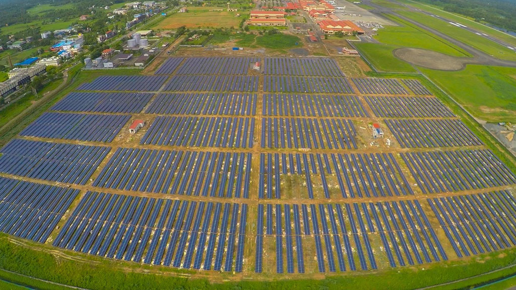 India: logra el primer aeropuerto del mundo que solo usa energia solar