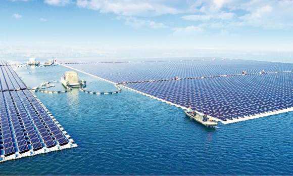 China: Construye la mayor planta flotante de energía solar