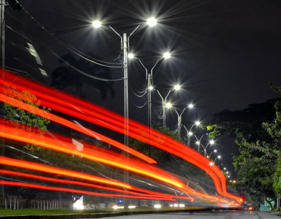 Colombia: Con luces LED renuevan alumbrado publico en 44 barrios de Cali