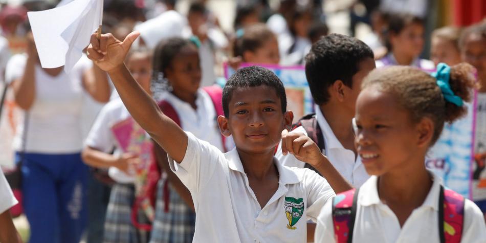 Colombia: Llevaran paneles solares a escuelas rurales alejadas de Antioquia