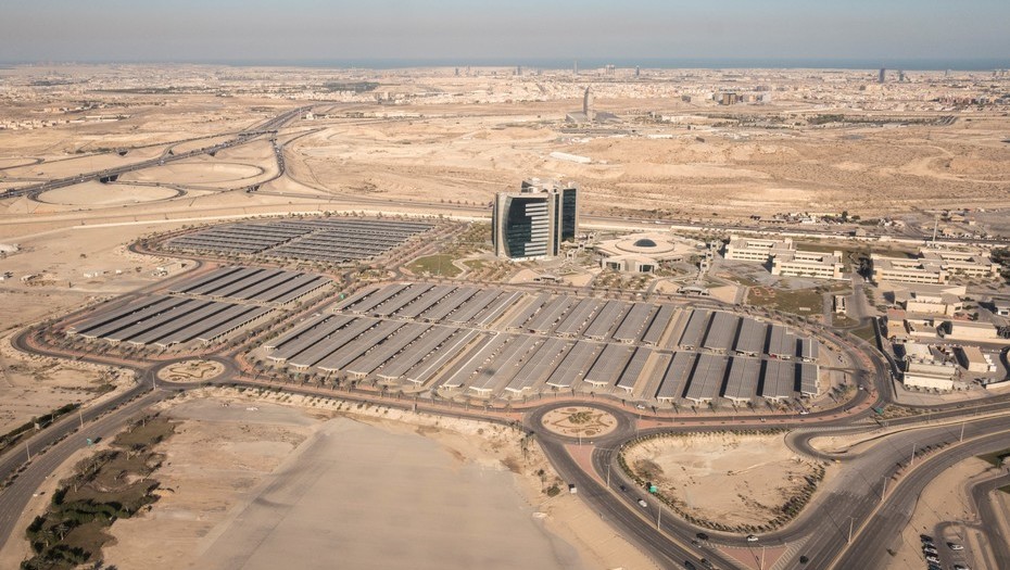 Arabia Saudita: Busca cambiar su modelo economico del petroleo a la energia solar.