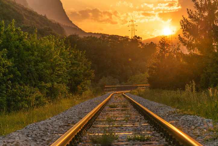 India: Energia solar en trenes reducen contaminacion