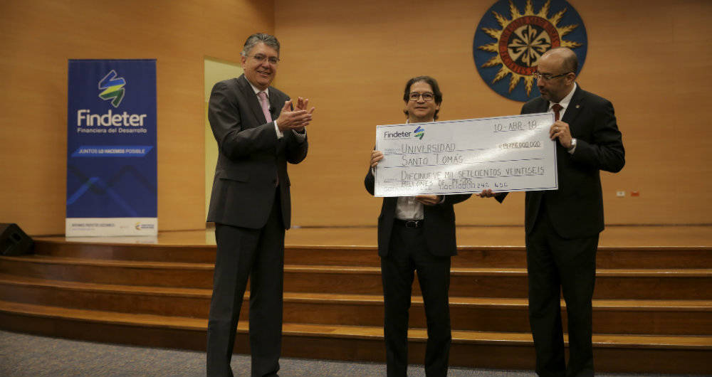 Colombia: Universidad Santo Tomas se suplira de energia solar.