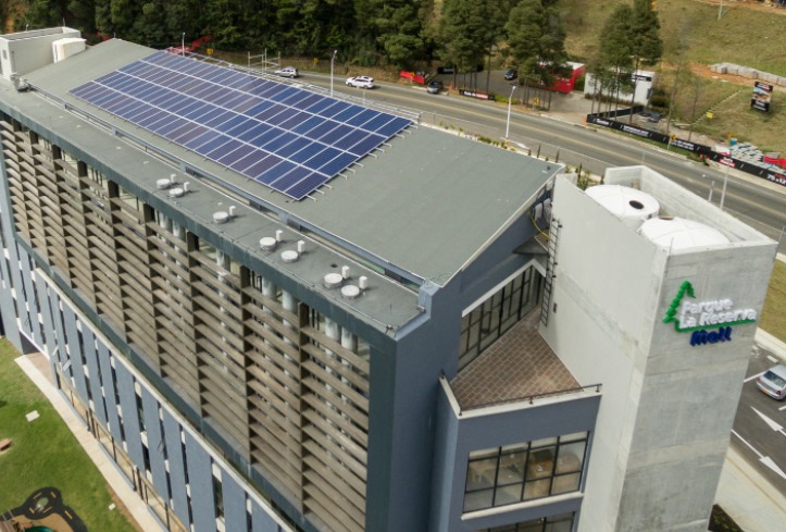 Colombia: 1.080 paneles solares para la mayor instalacion sobre cubierta de Bogota