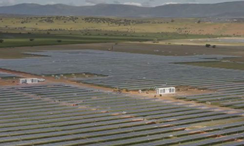 El sol alimenta un pueblo de Extremadura