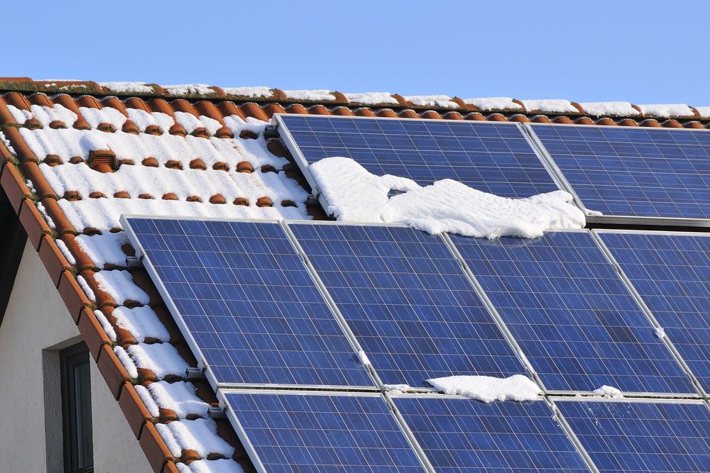 ¿Se puede generar energía solar durante el invierno?