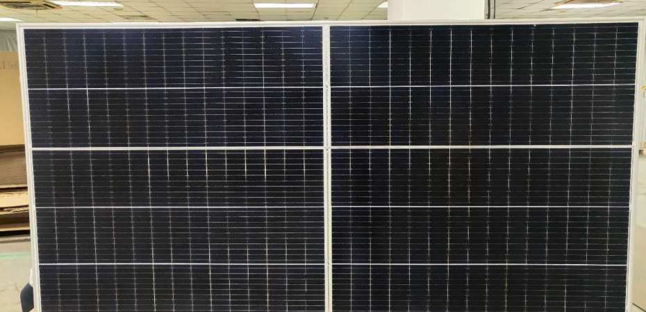 Trina solar: Lanza potente generación de panel bifacial de energía solar Vertex, con 500W y 21 por ciento más eficientes