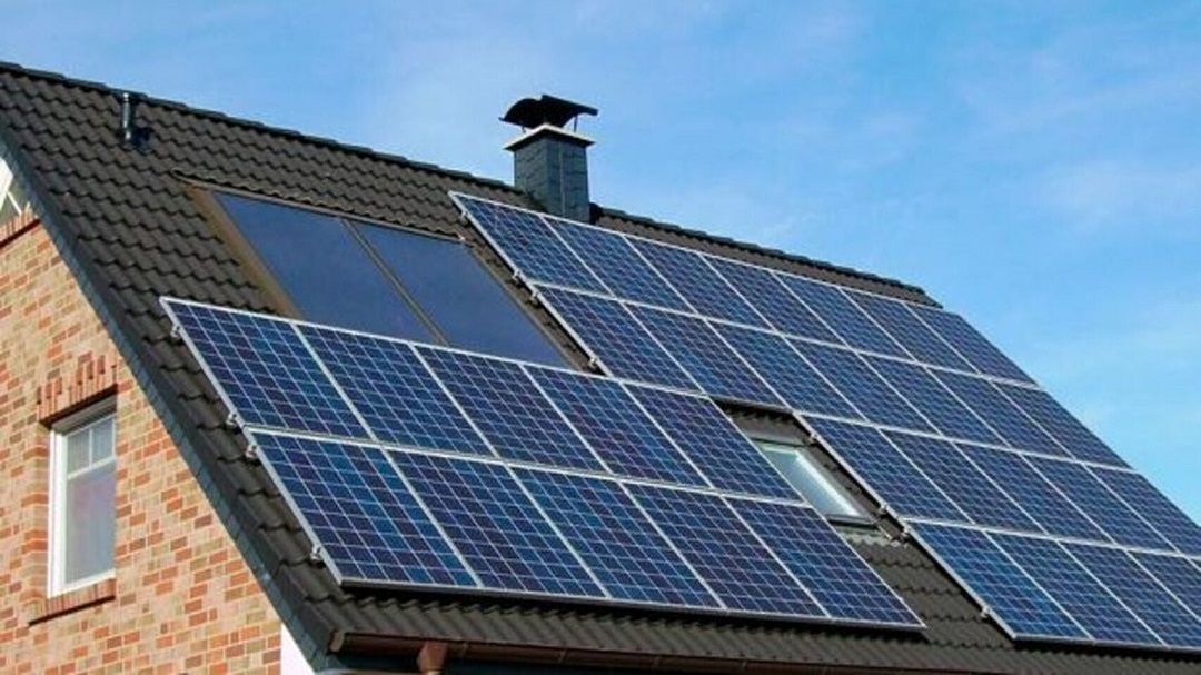 La energía solar en España se mantiene gracias a los proyectos de autoconsumo en viviendas