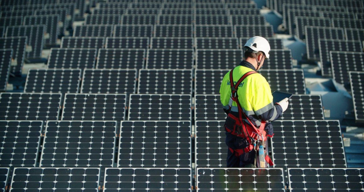 El Gobierno impulsará la instalación de placas fotovoltaicas para autoconsumo en los edificios públicos