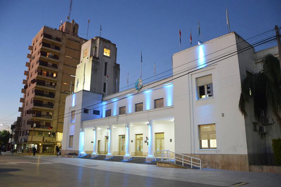 En Argentina, un programa internacional impulsa la fotovoltaica sobre los techos de edificios públicos municipales