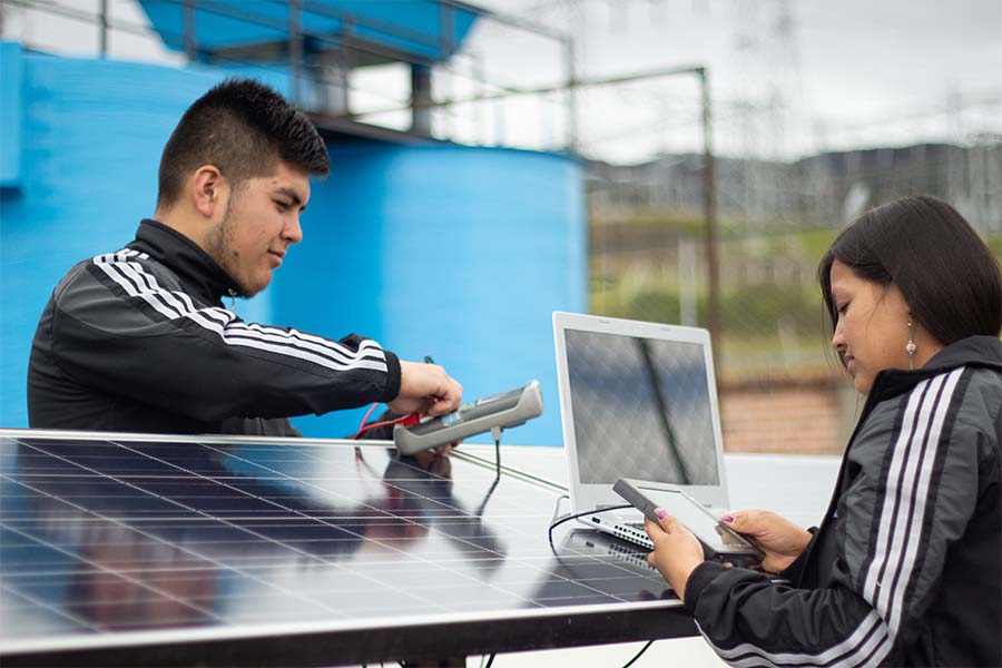 Energía solar fotovoltaica se fusiona con sistema electrónico de riego por goteo y revoluciona sector agropecuario en Nariño