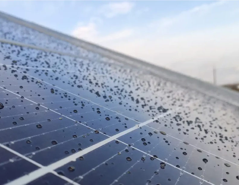 ¿ENERGÍA A PARTIR DE LA LLUVIA? CHINA TRABAJA EN ESTA TECNOLOGÍA CON PÁNELES SOLARES