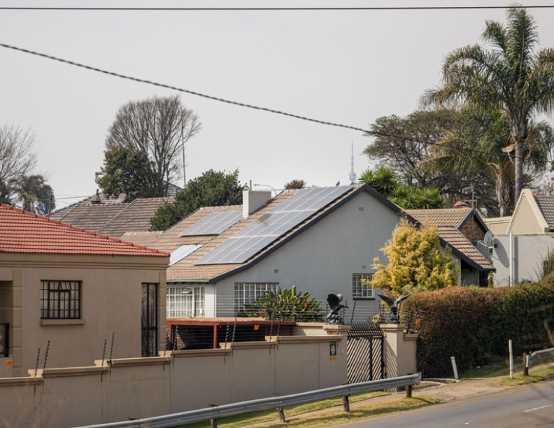 Google lanza una aplicación que calcula el potencial solar de los tejados de 40 países