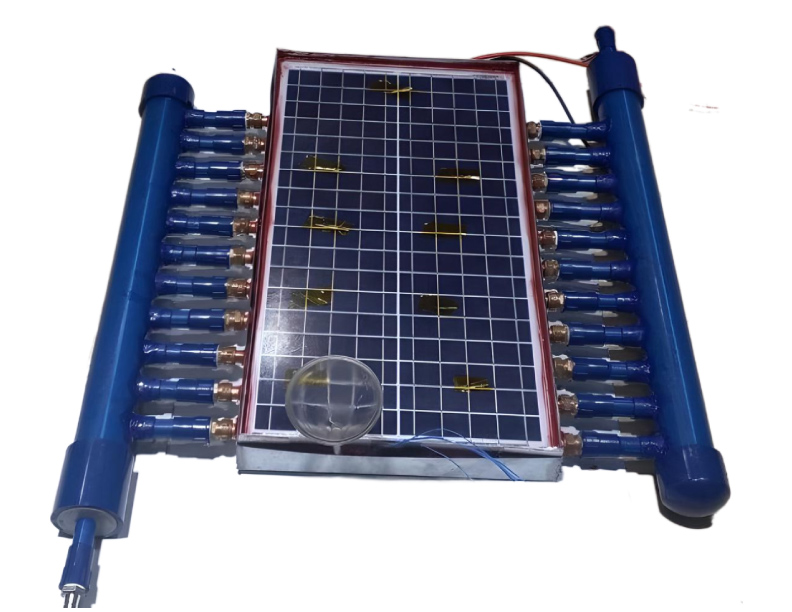 Panel fotovoltaico-térmico basado en tubos absorbedores retorcidos y PCM mejorado con nanopartículas