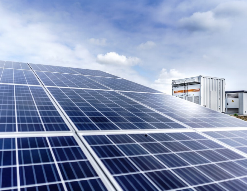 Tarifas eléctricas con "baterías virtuales": así es el sistema gratuito para ahorrar más con los paneles solares