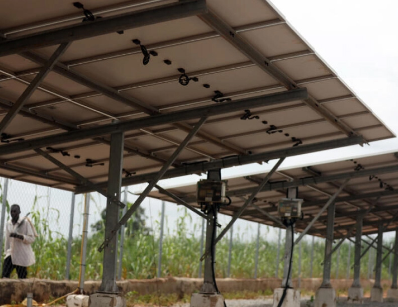 Minirredes solares ofrecen energía limpia a la África rural