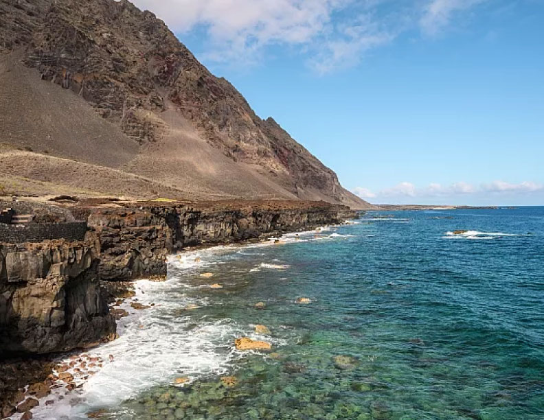 Energía eólica e hidráulica: La isla canaria que demuestra que es posible funcionar con energías renovables