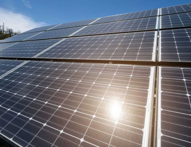Las ingeniosas placas solares que se doblan y generan energía