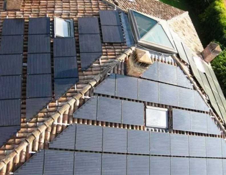 Una solución para los tejados más complicados: paneles solares triangulares para aprovechar un 10 por ciento más de espacio