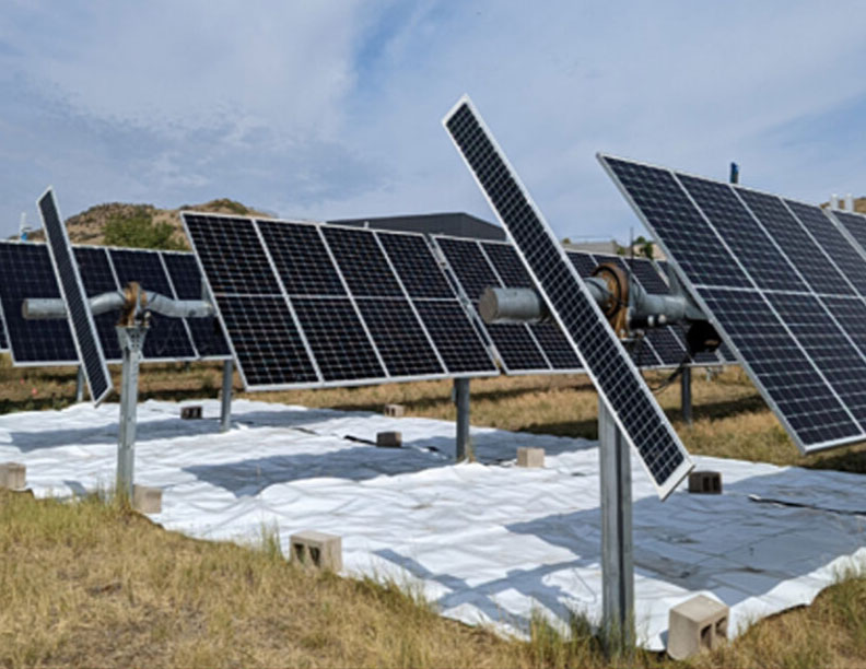 Una investigación demuestra que los reflectores de suelo de alto albedo aumentan el rendimiento de las plantas solares bifaciales hasta un 4,5 por ciento