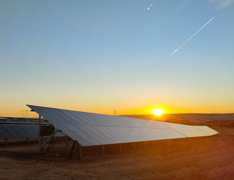 La fotovoltaica lidera el ‘mix’ eléctrico de mayo y evita un repunte de los precios